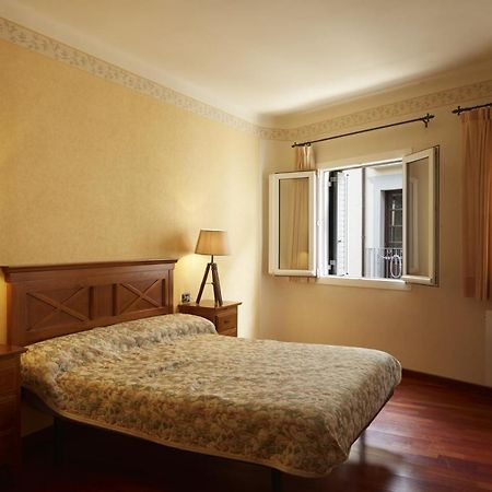 La Casa De La Biblioteca Apartment กัมโปรดอน ภายนอก รูปภาพ